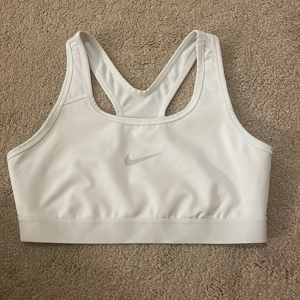 White nike sports bra